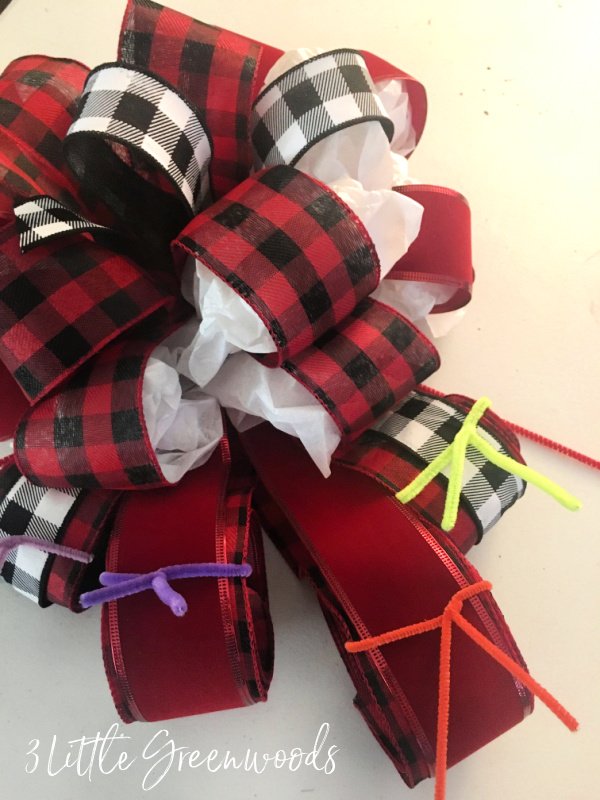 How to Store Christmas Tree Bows