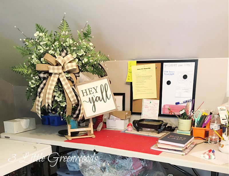 MUST HAVE tips to Organize Wreath Making Supplies in your Creative Workshop! Running succesful a Wreath Making Business begins with knowing what supplies you have on hand. Follow along as I organize my wreath making supplies and set up my wreath making workshop area. 